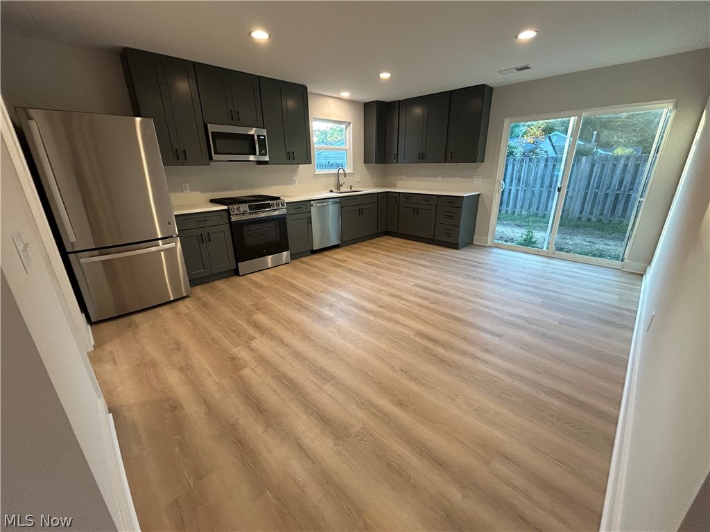 938 East Drive Sheffield Lake OH 44054