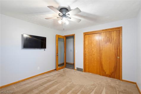 1526 Edmar Street Louisville OH 44641