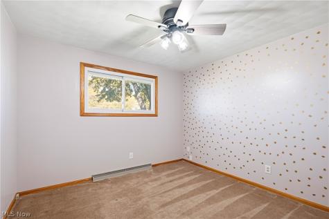 1526 Edmar Street Louisville OH 44641
