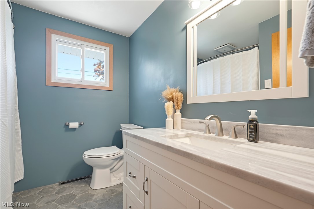 1526 Edmar Street Louisville OH 44641