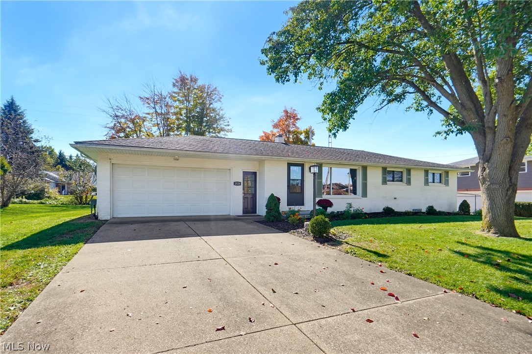 1526 Edmar Street Louisville OH 44641