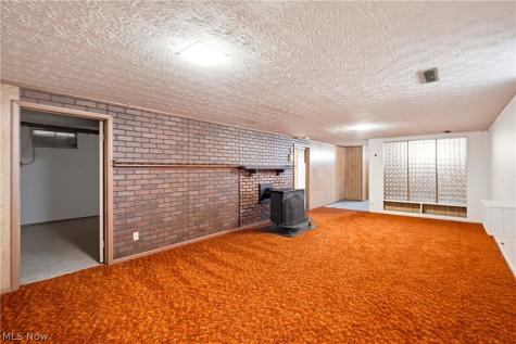 1526 Edmar Street Louisville OH 44641
