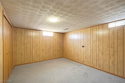 1526 Edmar Street Louisville OH 44641