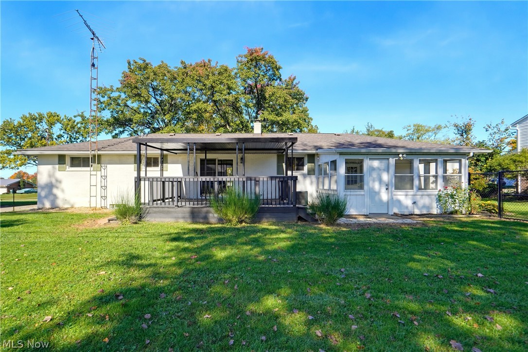 1526 Edmar Street Louisville OH 44641