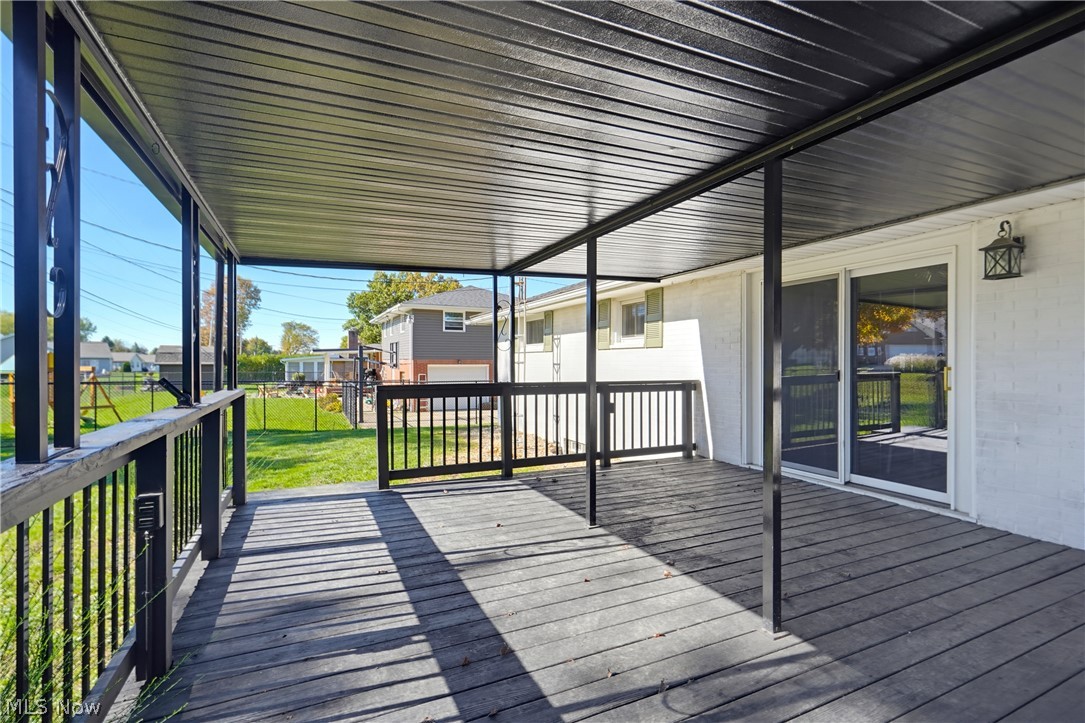 1526 Edmar Street Louisville OH 44641