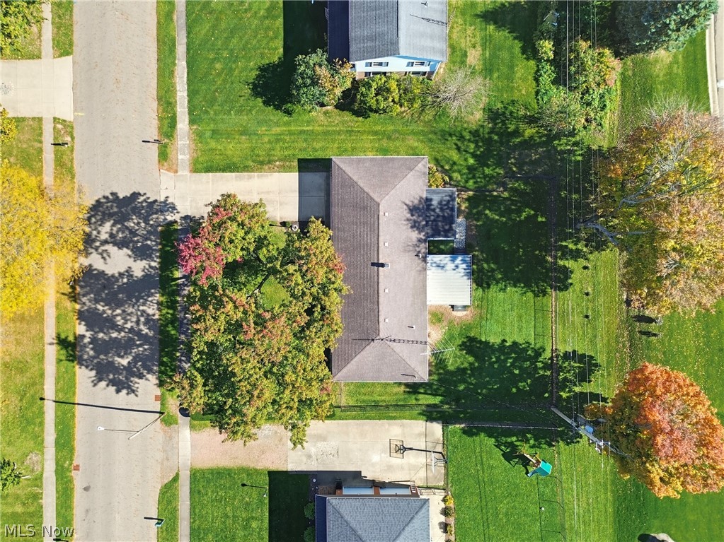 1526 Edmar Street Louisville OH 44641