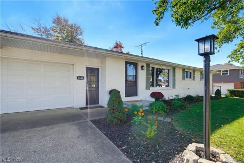 1526 Edmar Street Louisville OH 44641