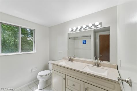 644 Wellfleet Drive Bay Village OH 44140