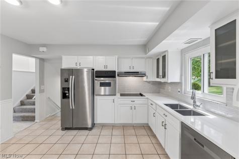 644 Wellfleet Drive Bay Village OH 44140