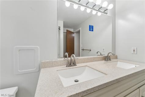 644 Wellfleet Drive Bay Village OH 44140