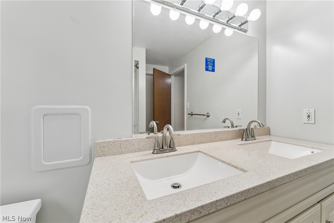 644 Wellfleet Drive Bay Village OH 44140