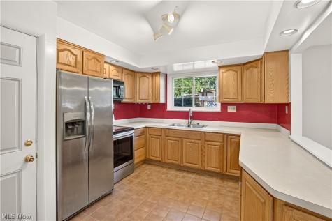 5051 Berkshire North Olmsted OH 44070