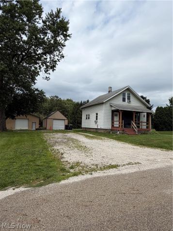 3857 Violand Street Louisville OH 44641