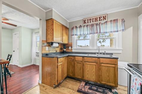 3857 Violand Street Louisville OH 44641