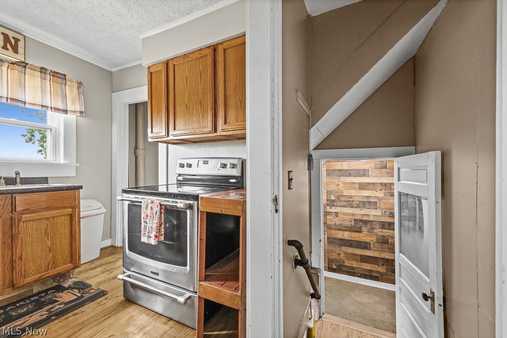 3857 Violand Street Louisville OH 44641