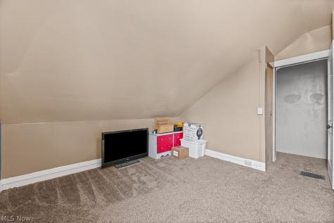 3857 Violand Street Louisville OH 44641