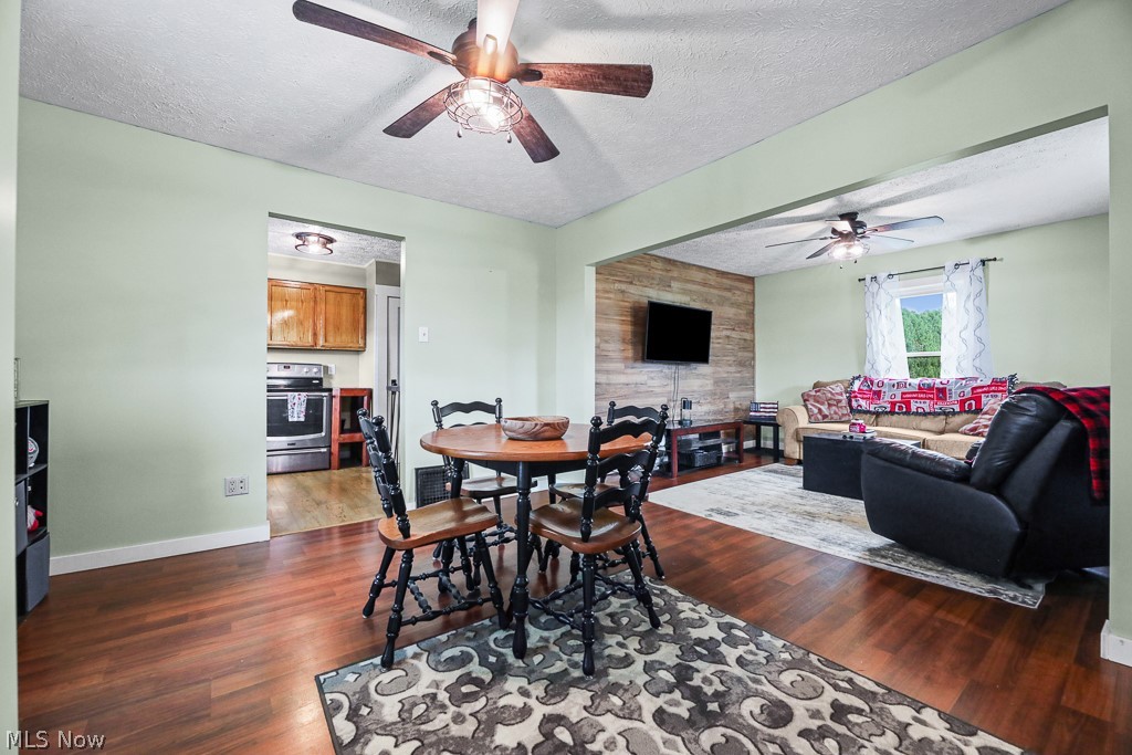 3857 Violand Street Louisville OH 44641