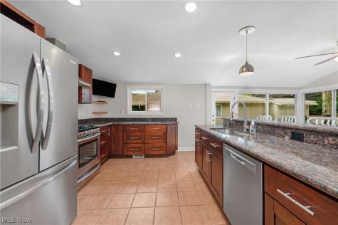 374 Bradley Road Bay Village OH 44140