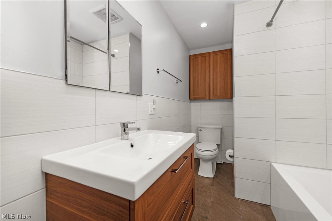 374 Bradley Road Bay Village OH 44140
