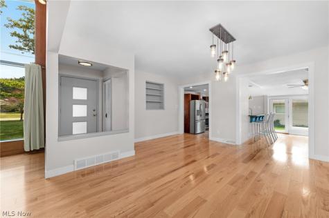 374 Bradley Road Bay Village OH 44140