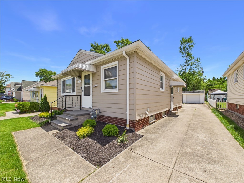 4315 Russell Avenue Parma OH 44134