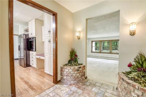 9412 Beaver Creek Drive Mentor OH 44060