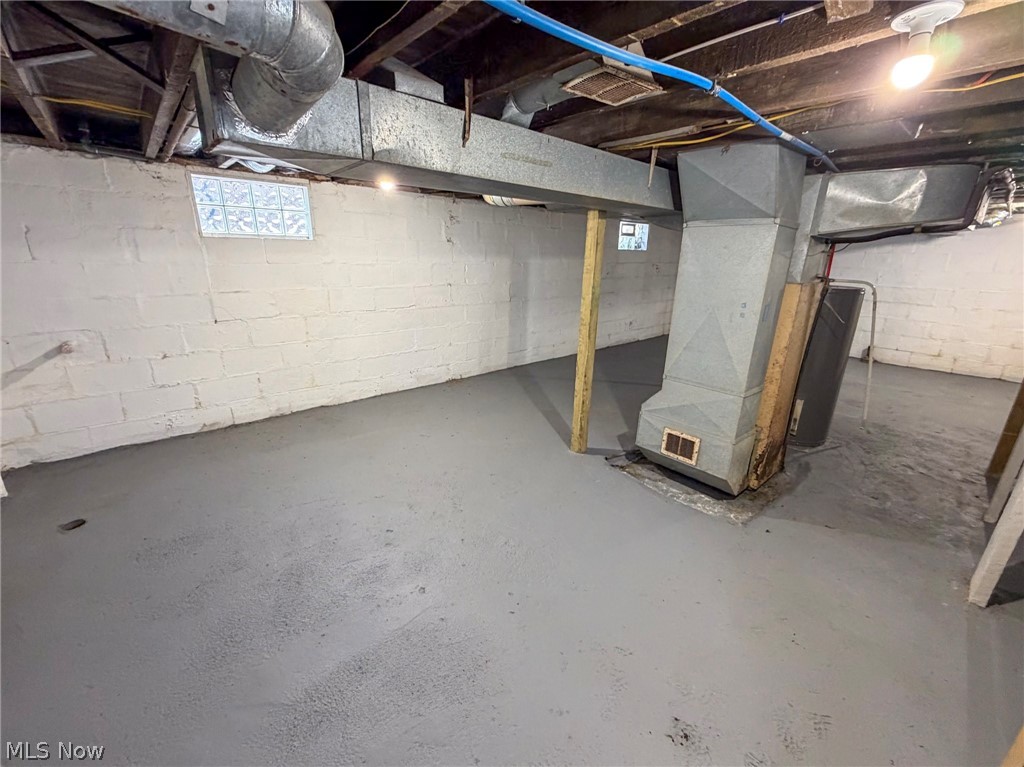 252 State Street Struthers OH 44471