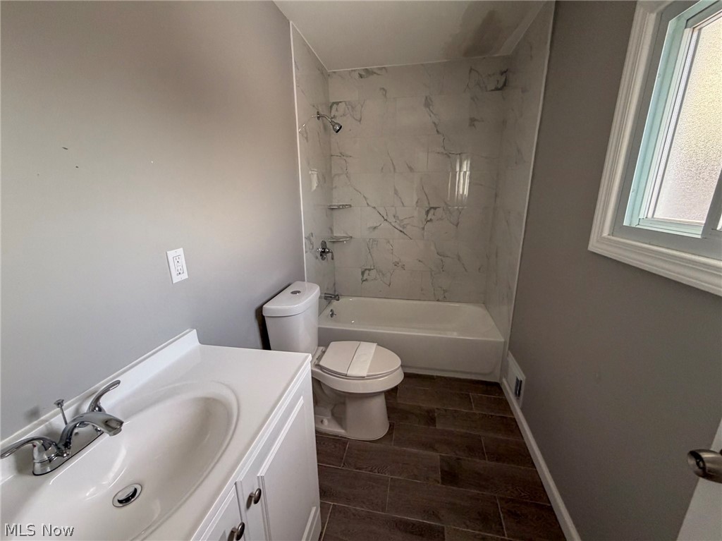 252 State Street Struthers OH 44471