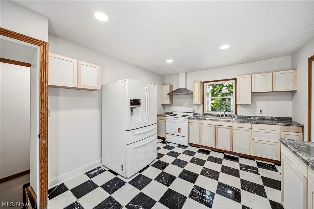 160 W Jackson Street Painesville OH 44077