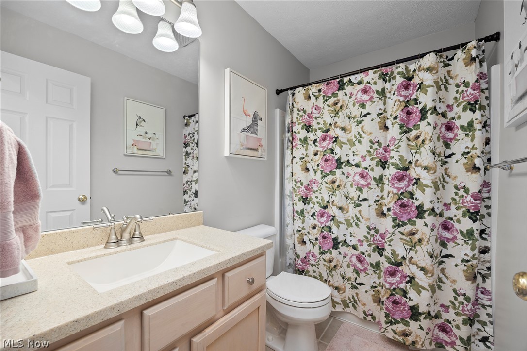 945 Red Tailed Lane Amherst OH 44001