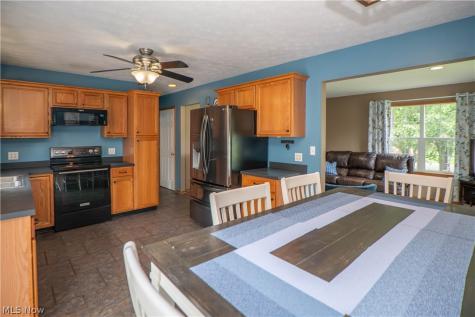 11032 Titus Avenue NW Uniontown OH 44685