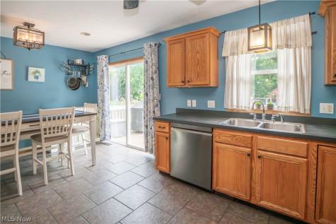 11032 Titus Avenue NW Uniontown OH 44685