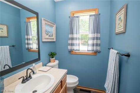 11032 Titus Avenue NW Uniontown OH 44685