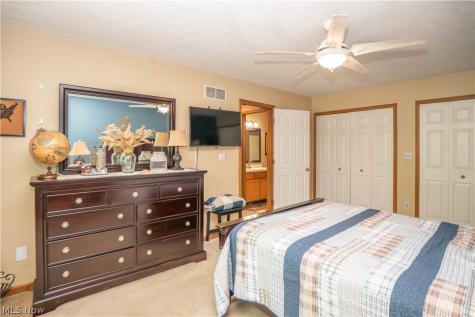 11032 Titus Avenue NW Uniontown OH 44685