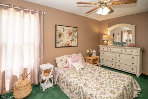 11032 Titus Avenue NW Uniontown OH 44685
