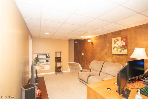 11032 Titus Avenue NW Uniontown OH 44685