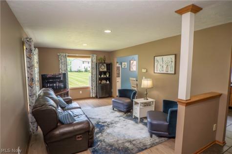 11032 Titus Avenue NW Uniontown OH 44685