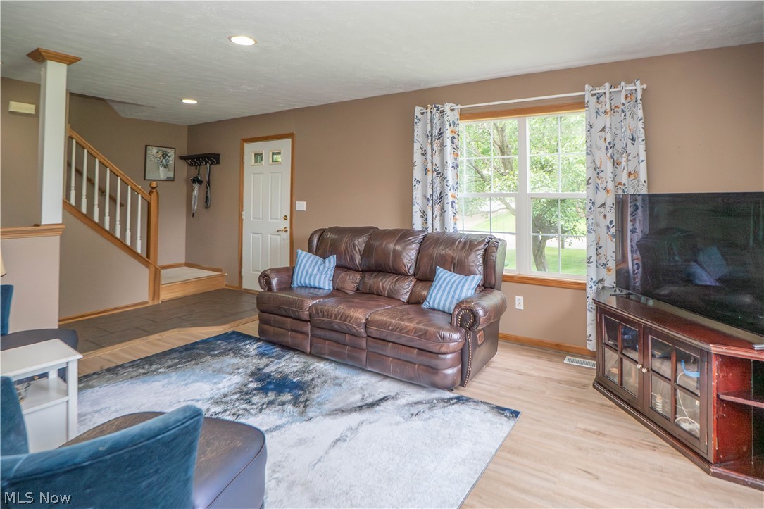 11032 Titus Avenue NW Uniontown OH 44685