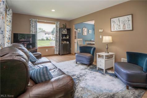 11032 Titus Avenue NW Uniontown OH 44685