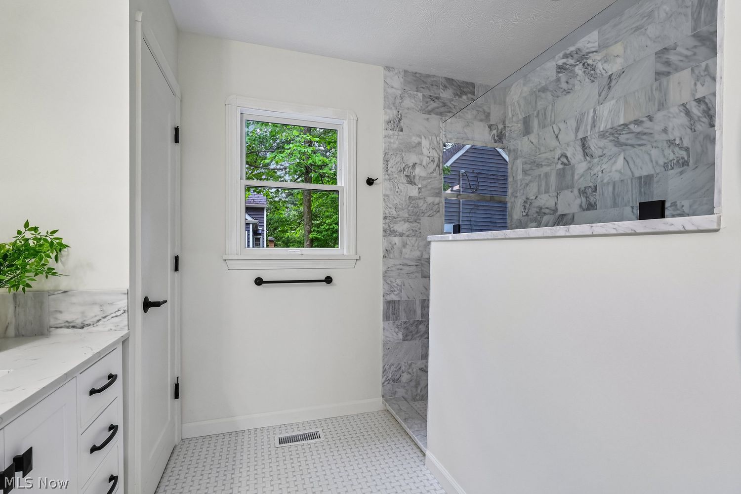 28110 W Oakland Road Bay Village OH 44140