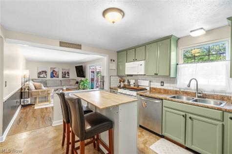 4366 Sunnyview Drive Uniontown OH 44685