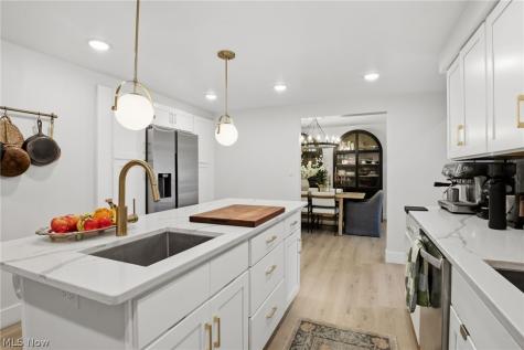 23250 Fairmount Boulevard Shaker Heights OH 44122
