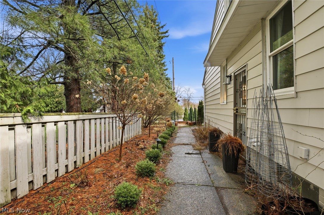 23250 Fairmount Boulevard Shaker Heights OH 44122