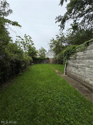 861 Whitcomb Road Cleveland OH 44110