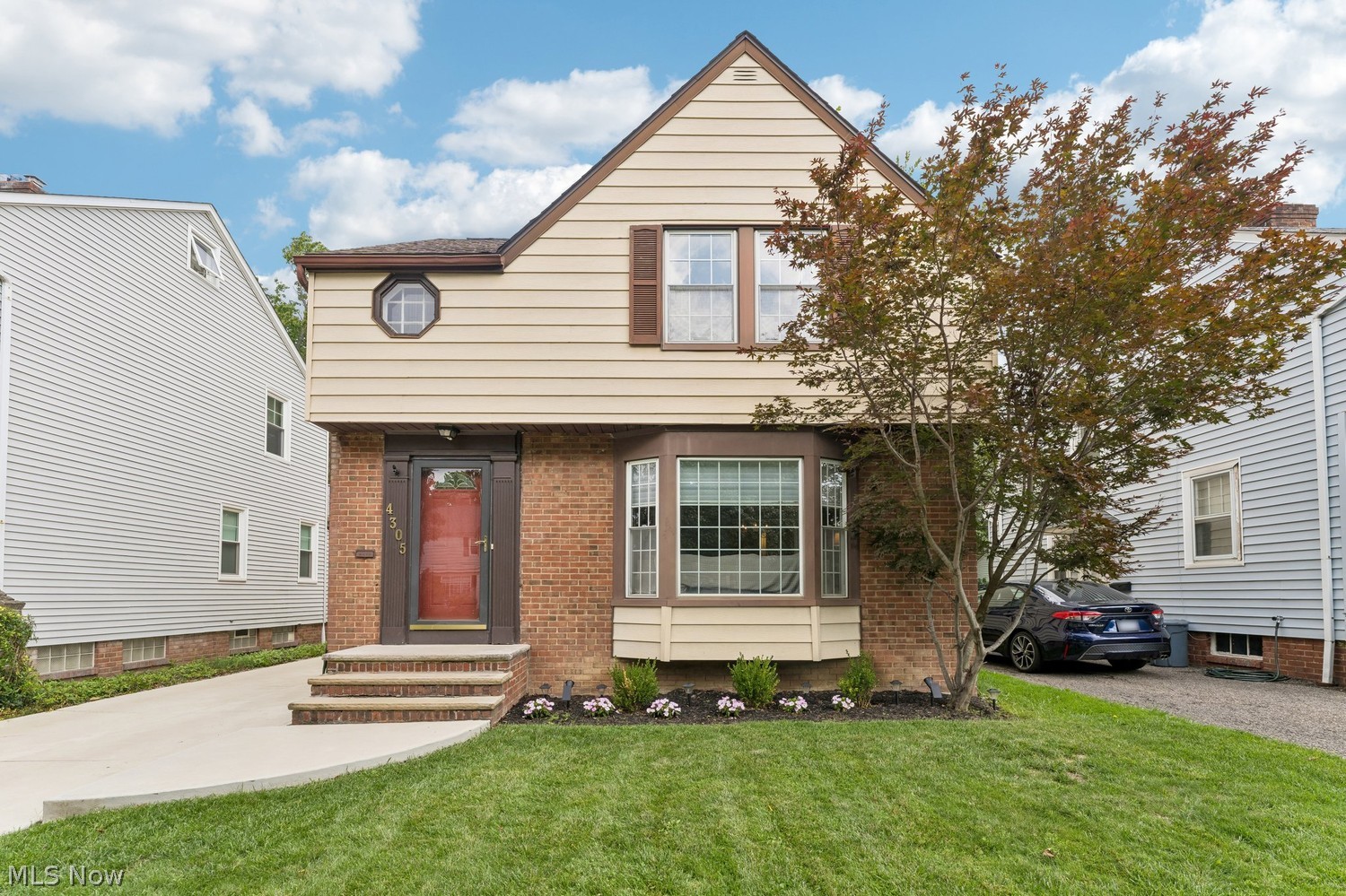 4305 Groveland Road University Heights OH 44118
