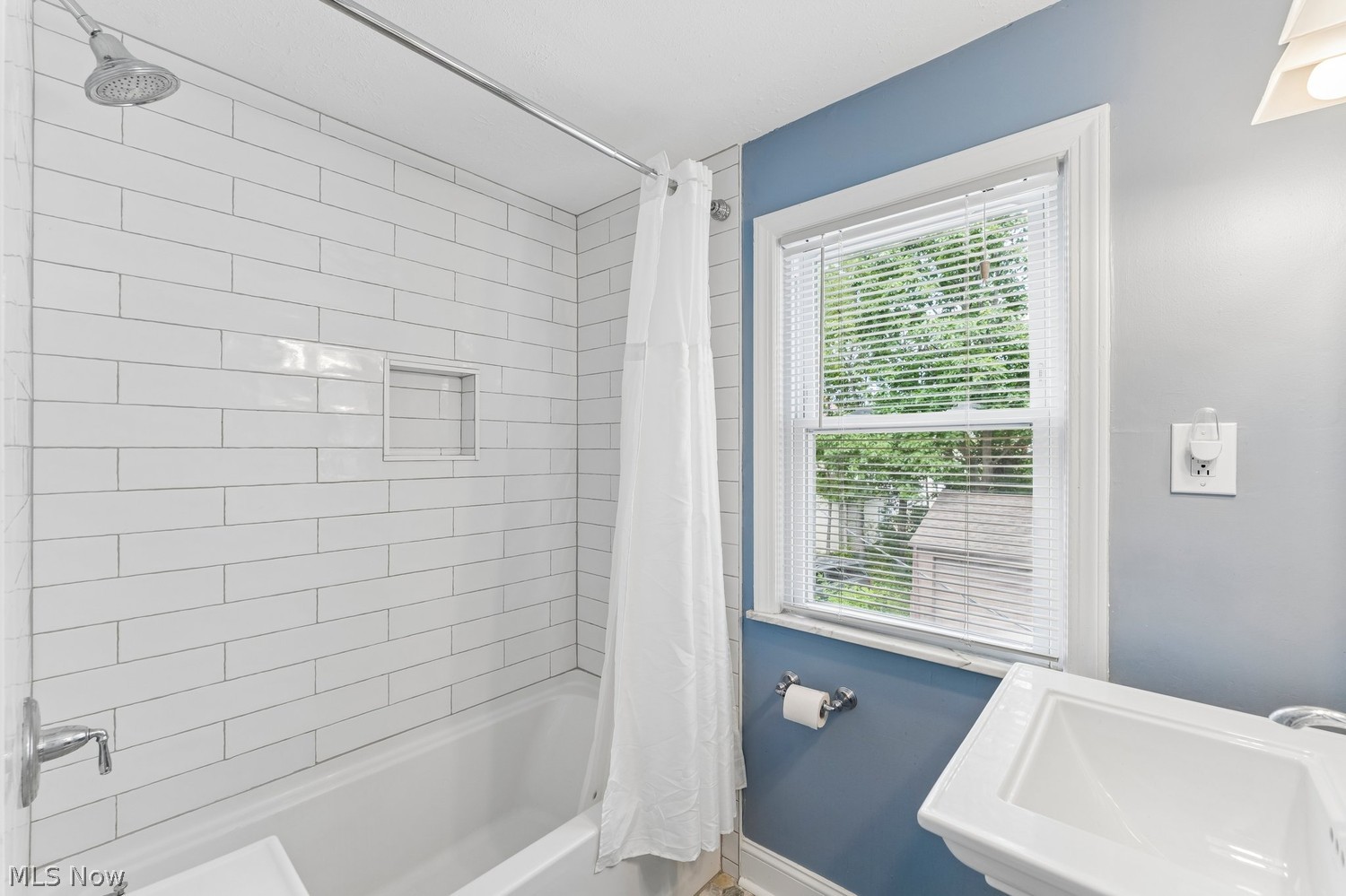 4305 Groveland Road University Heights OH 44118