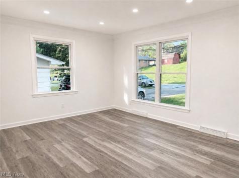 4960 E 81st Street Garfield Heights OH 44125