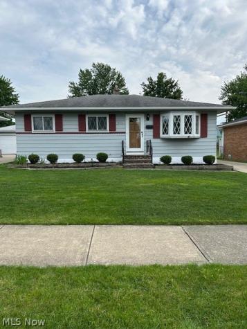 19411 Parkmount Avenue Cleveland OH 44135