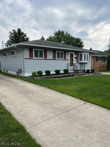 19411 Parkmount Avenue Cleveland OH 44135