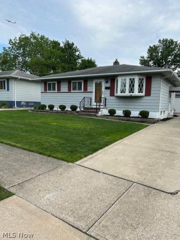 19411 Parkmount Avenue Cleveland OH 44135